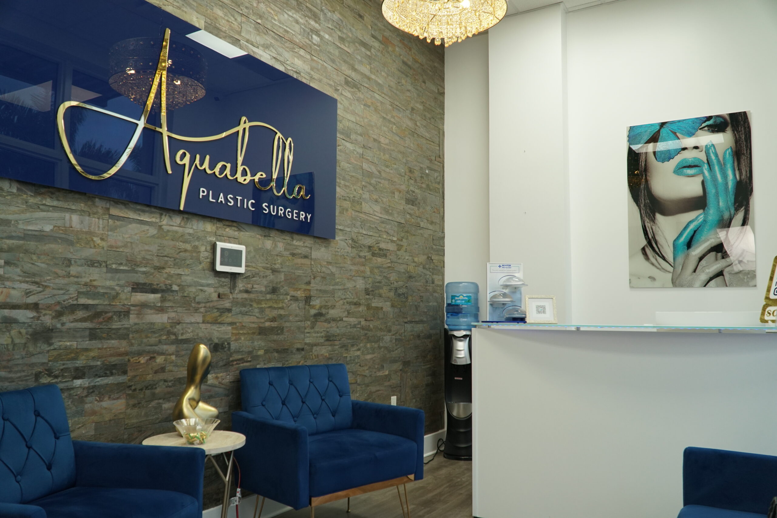 Choosing the Right Plastic Surgeon: 5 Non-Negotiables You Should Know